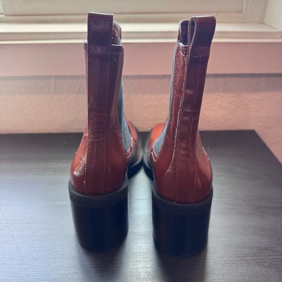 Gianni Bini Banks Crinkle Patent Double Gore Square Toe Booties Size 7 - Picture 10 of 10